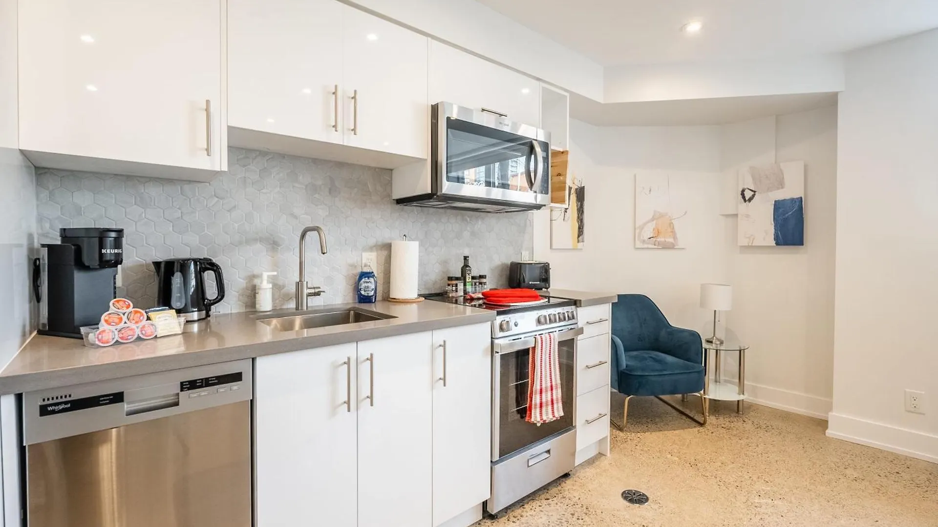Modern 1Br Apartment Stunning View Of Cn Tower Toronto